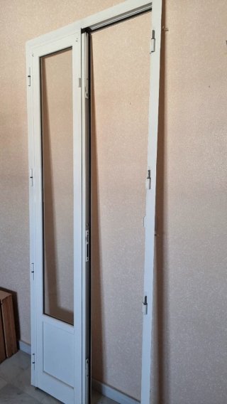 Puerta doble aluminio con cristal