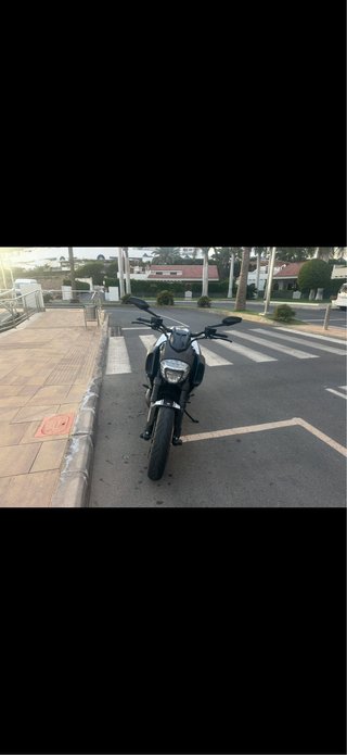 Ducati Diavel Carbon Negra y Blanca