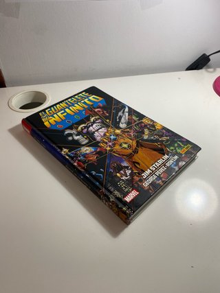 EL GUANTELETE DEL INFINITO