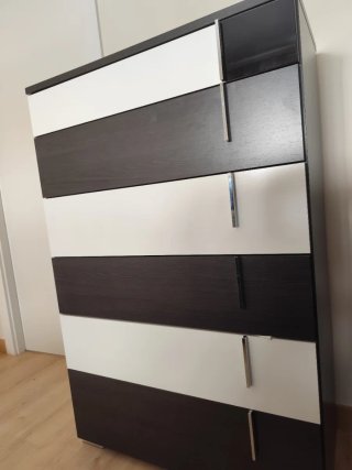 Cómoda cajonera.