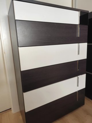 Cómoda cajonera.