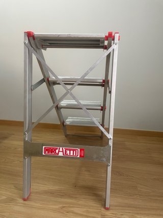 Escalera profesional aluminio 4 peldaños – 150 kg
