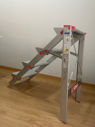 Escalera profesional aluminio 4 peldaños – 150 kg