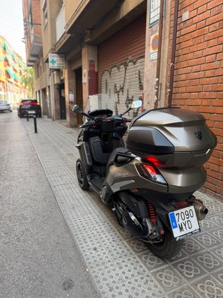 Peugeot 400 Trike Marrón/Gris