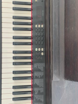 Piano Teclado Digital Oscuro URGE
