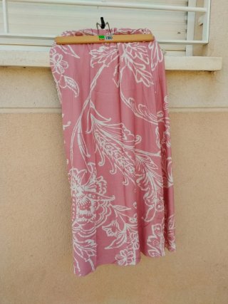 Falda larga rosa estampada