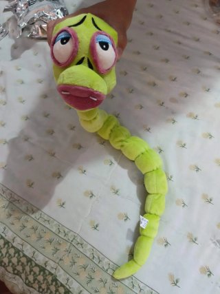 gusano Maggot peluche novia cadáver Emily Disney