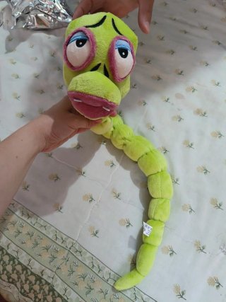 gusano Maggot peluche novia cadáver Emily Disney