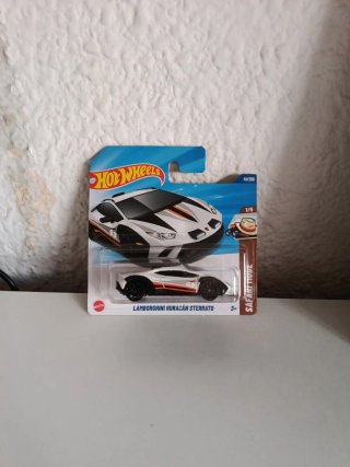 Hot Wheels Lamborghini Huracán Sterrato