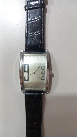 Reloj D&G Cuadrado Correa Negra