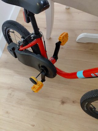 Bicicleta infantil roja