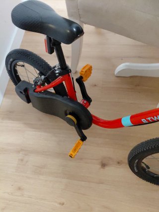 Bicicleta infantil roja