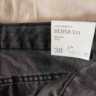 Bermuda vaquera negra