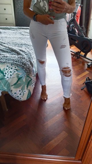 Pantalón vaquero blanco roto