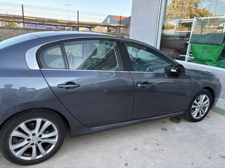 Renault Latitude 2011