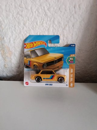 Hot Wheels BMW 2002 70s vs 90s