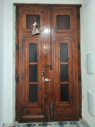 Puerta doble madera antigua