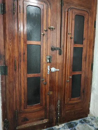 Puerta doble madera antigua