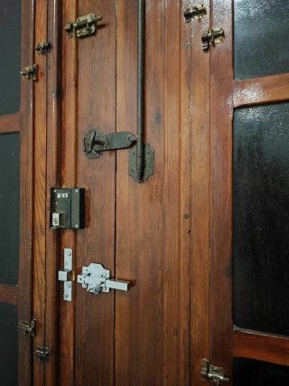 Puerta doble madera antigua