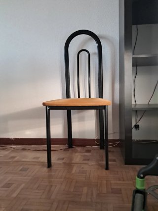 6 Sillas Metálicas con Asiento Naranja