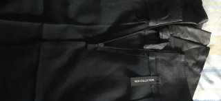 Faldas negras y azules