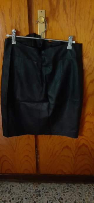 Faldas negras y azules