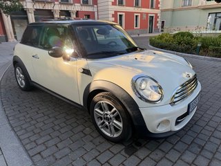MINI Cooper 2011