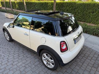 MINI Cooper 2011