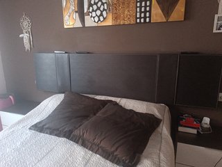 Cabecero polipiel marrón cama 135
