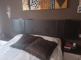Cabecero polipiel marrón cama 135