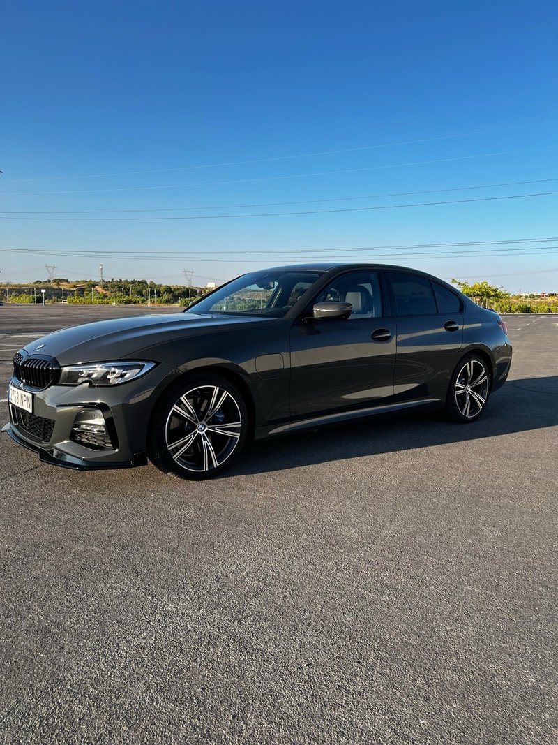 BMW Serie 3 2019, foto 2