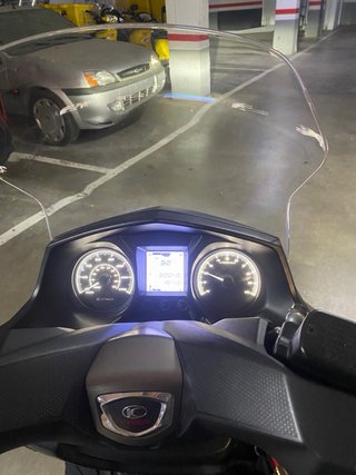 Maxi Scooter Negra