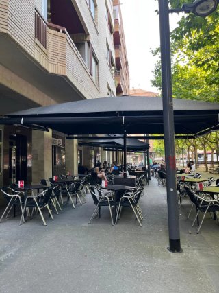 Sombrilla para terraza negra