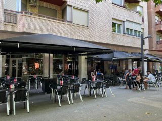 Sombrilla para terraza negra