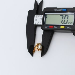 Pendientes de oro de 18k. Peso: 1.76 gr.