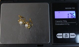 Pendientes de oro de 18k. Peso: 1.76 gr.