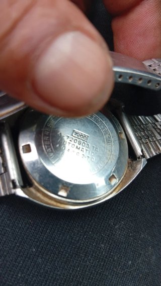 Reloj  atomatico Citizen Plata y Blanco escucho of
