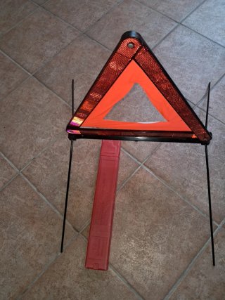Kit coche: triángulos + cables