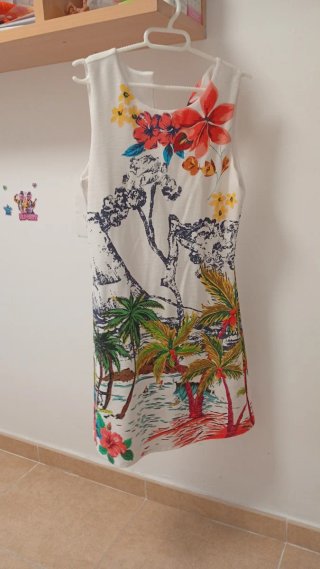 Vestido blanco estampado tropical