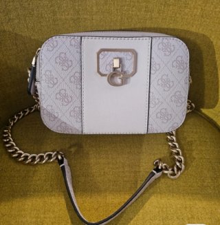 Mala Guess Nova a Tiracolo Dourada e Branca