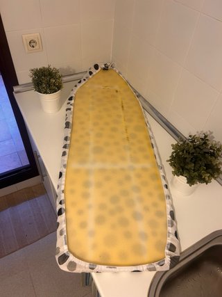 Funda para tabla de planchar con lunares