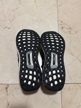 Adidas UltraBoost Mujer Talla 40 (8 US, 6.5 UK)