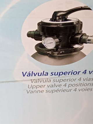 Bomba con válvula para piscina