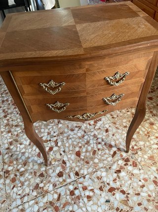 Mueble para máquina de coser de madera