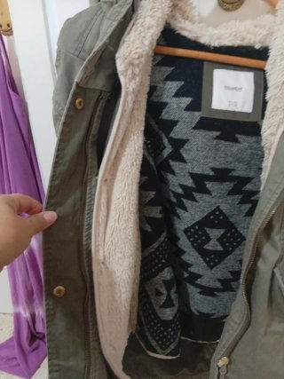Chaquetón Pull&Bear verde forro sherpa Talla S