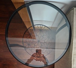 Mesa auxiliar IKEA KLINGSBO cristal y metal