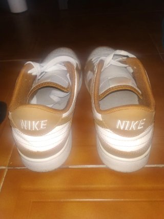 Sneakers Nike Jordan Marroni e Bianchi