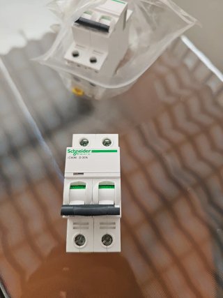 Schneider Electric IC60N D 32A Interruptor