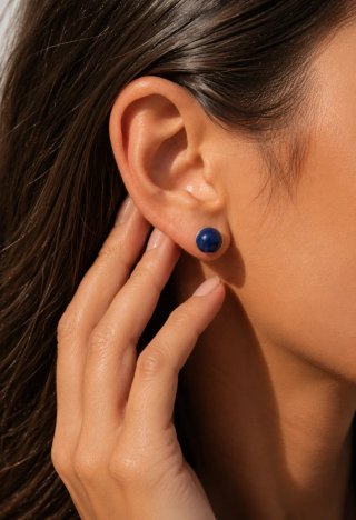 Orecchini in acciaio con cabochon in pietra donna