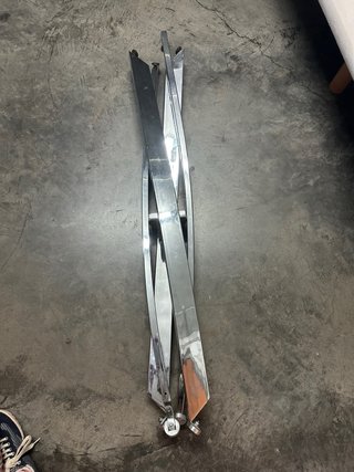 Base para mesa de comedor cromada